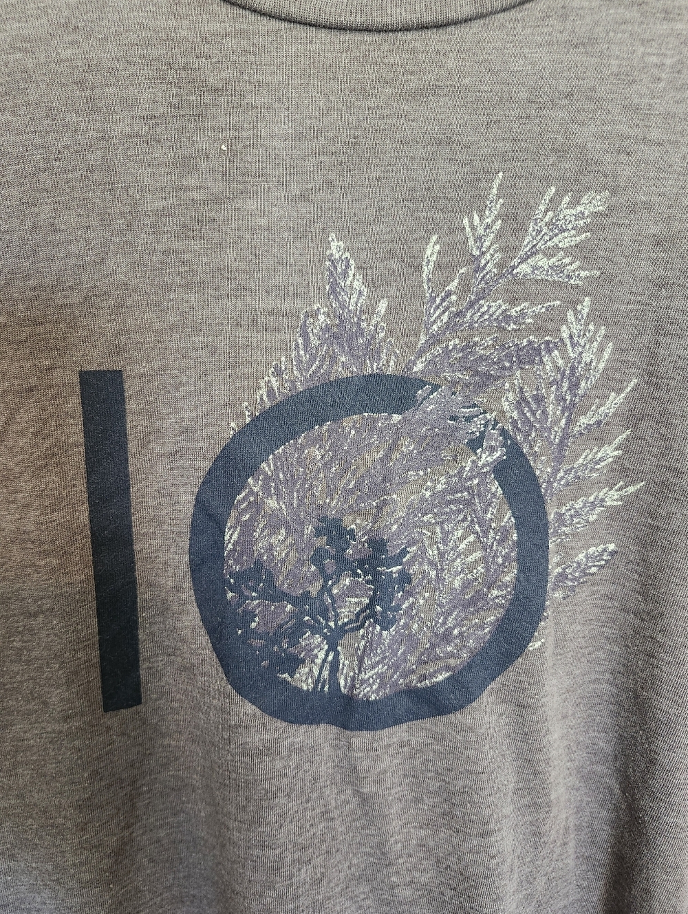 TenTree Heathered Mauve Graphic Tee with Subtle Botanical Print - Picture 2 of 4